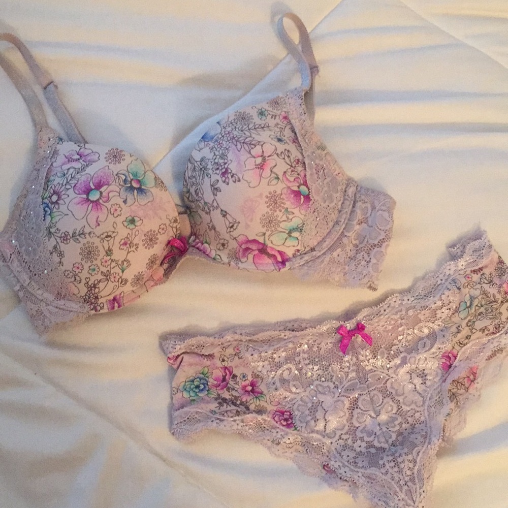 Dream Angels Push-Up & Cheeky Bra Panty Set